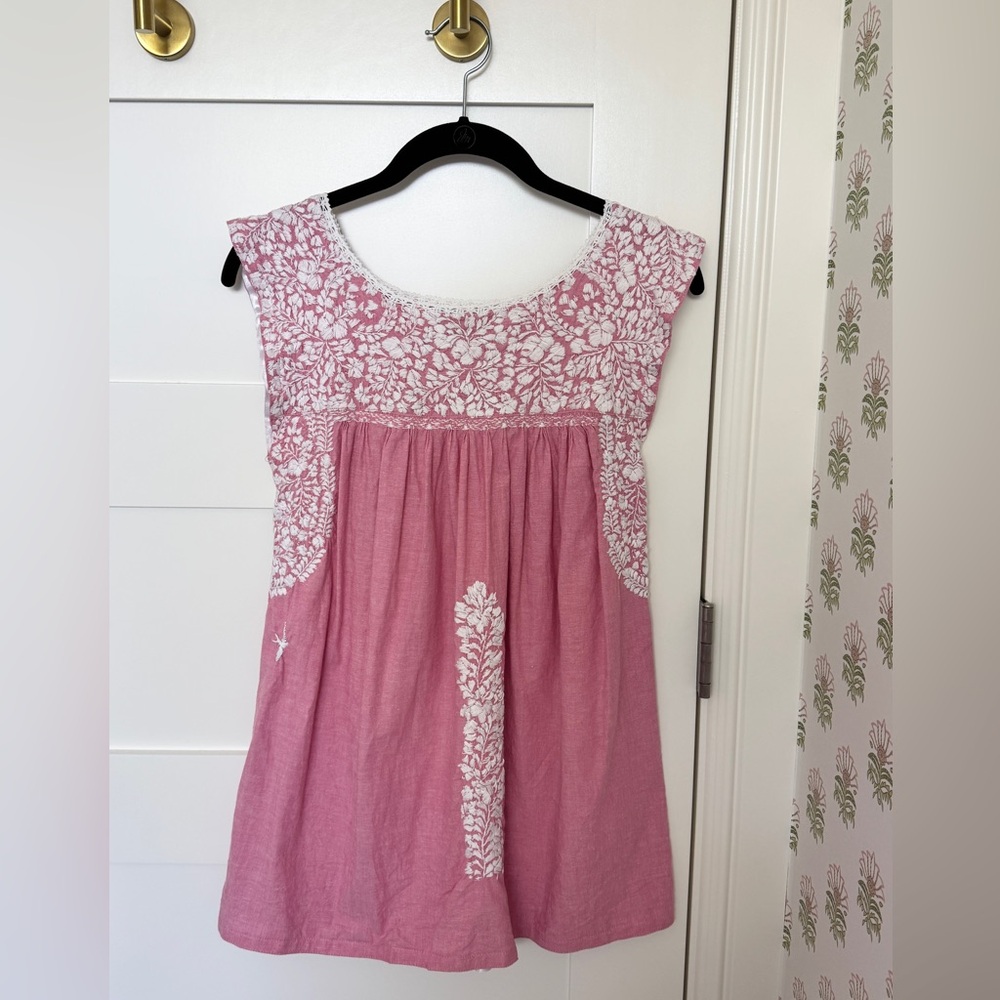 Mi Golondrina pink and white sleeveless top